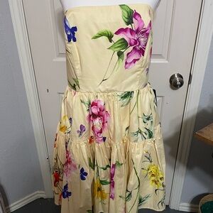 Express Floral Strapless Tiered Poplin
Mini Dress